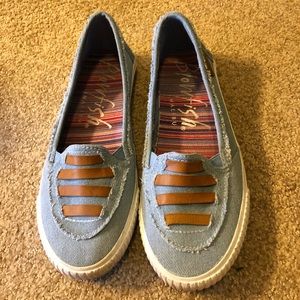 Blowfish slip on denim sneaker flats!